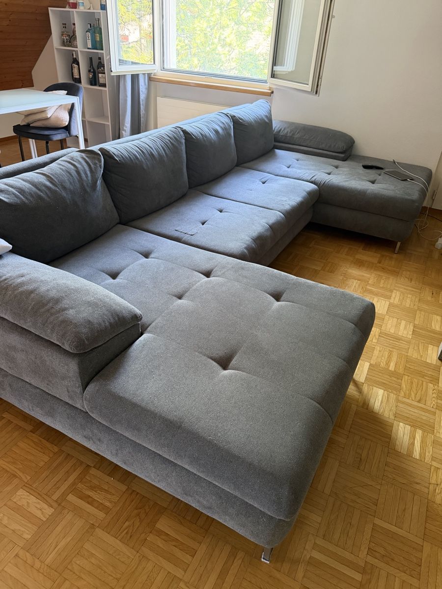 Sofas: XXL Wohnlandschaft Sofa grau mit Schlaffunktion & grossem  – D'occasion à Dietikon par Bestcollectible