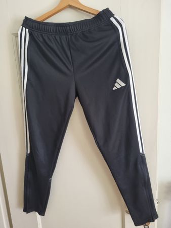 Sporthose / Trainerhose / Turnhose Adidas Grösse M