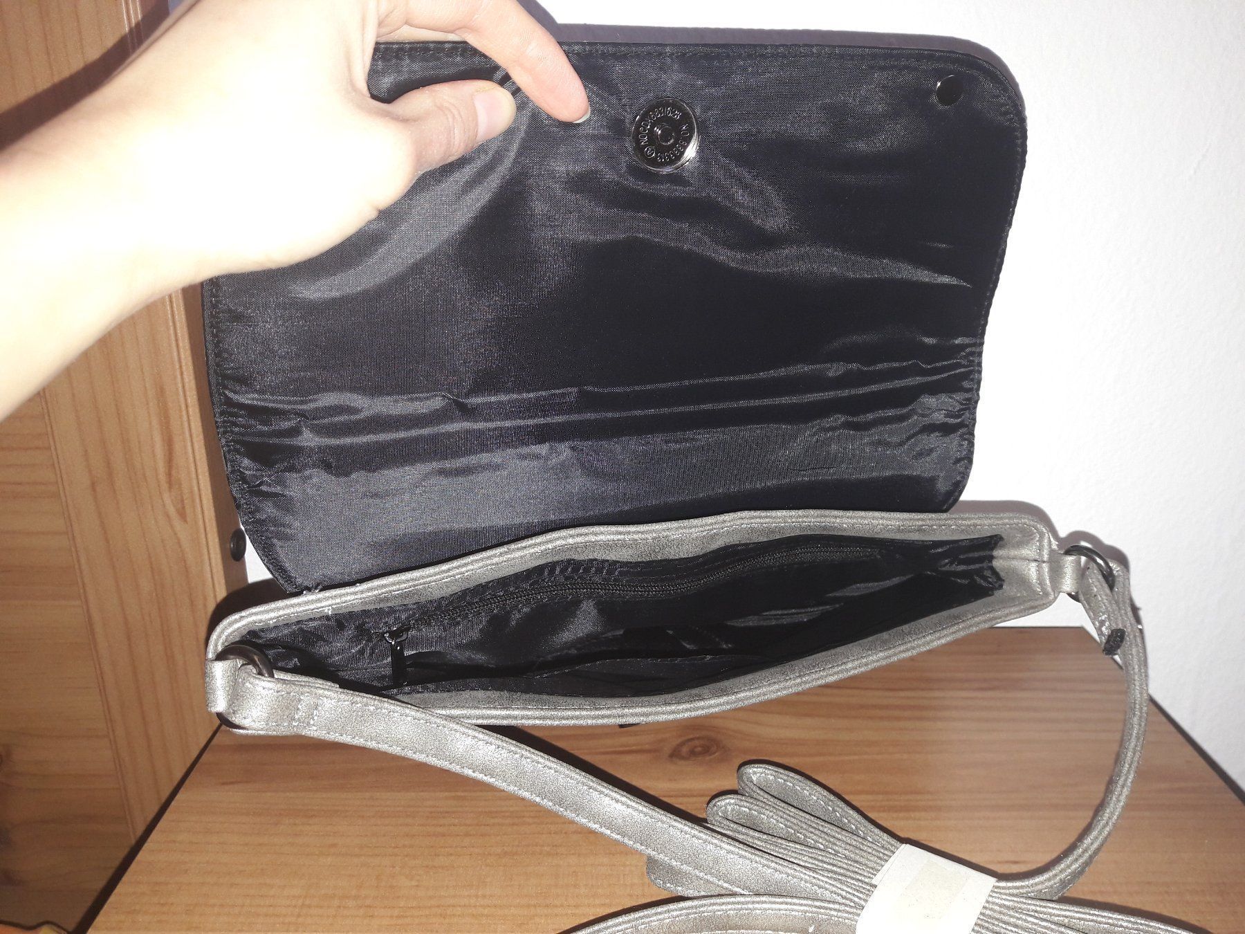 Borse da donna: Crossover Bag. Umhängetasche. Neu – Nuovo (secondo la descrizione) da Glattfelden venduto da Roman2504 4