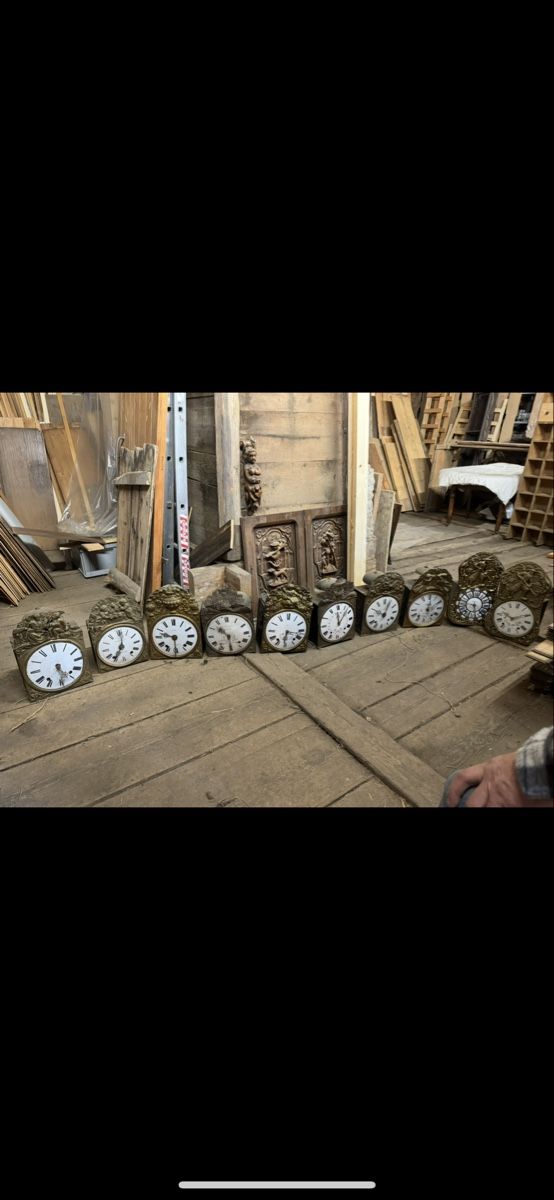 Orologi da terra & Orologi da parete: Horloges comptoises anciennes – Usato da Vésenaz venduto da Angela.C3