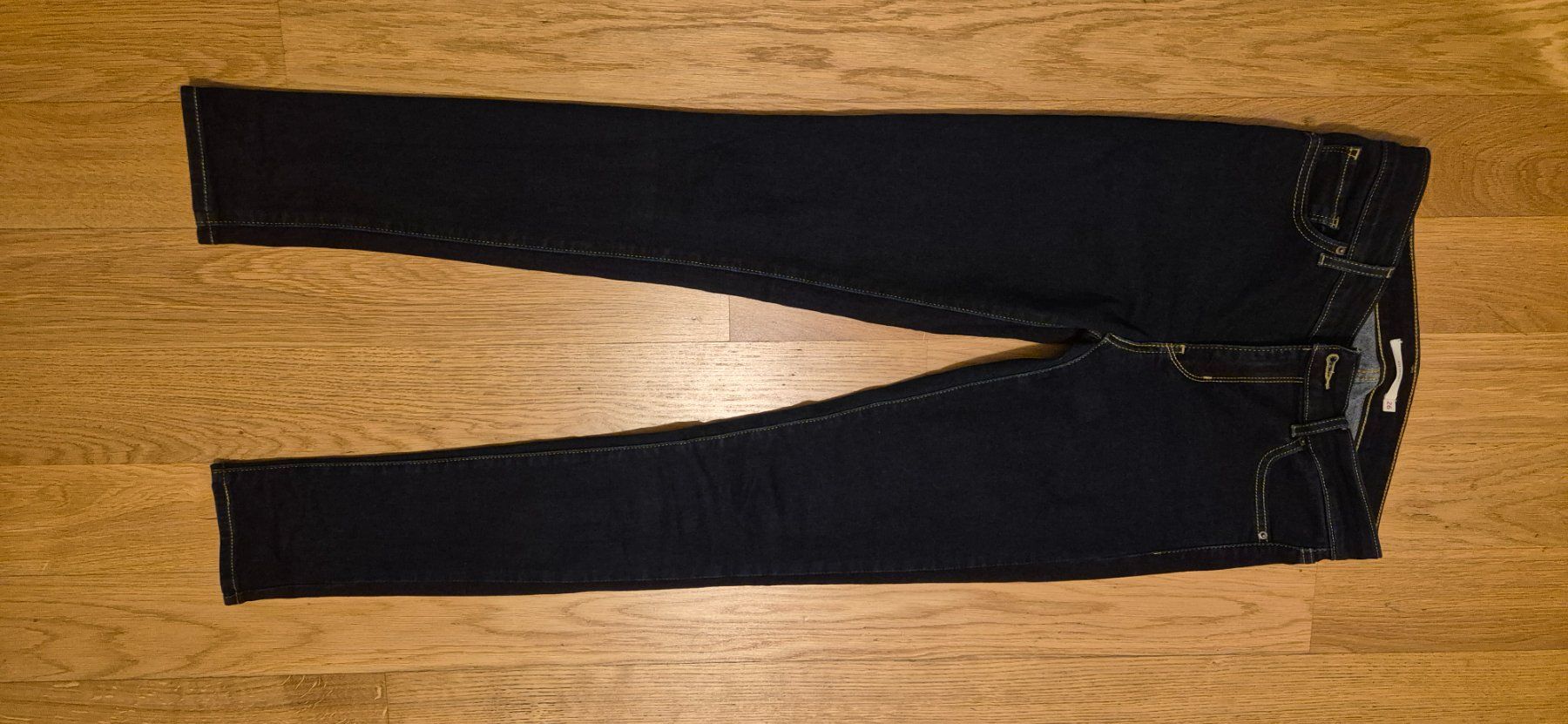 Levi's Jeans: Jeans Levi's – Nuovo (secondo la descrizione) da Lausanne venduto da malimar3 1