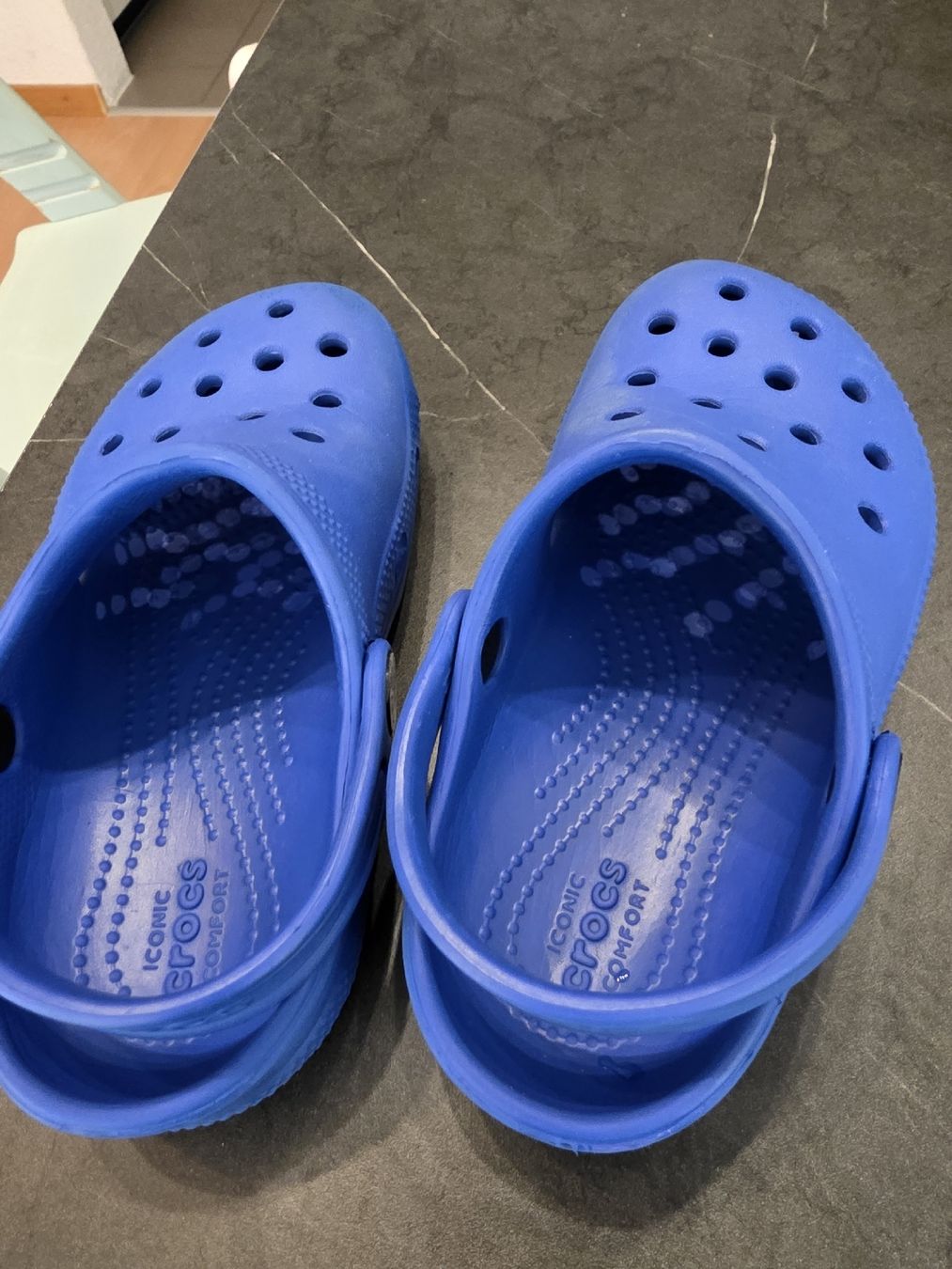 Chaussures hommes: crocs kinder – D'occasion à Niederhasli par Smile218 2