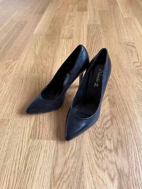 Scarpe da donna: Décolleté nere – Nuovo e nell'imballaggio originale da Massagno venduto da lad_cv7t