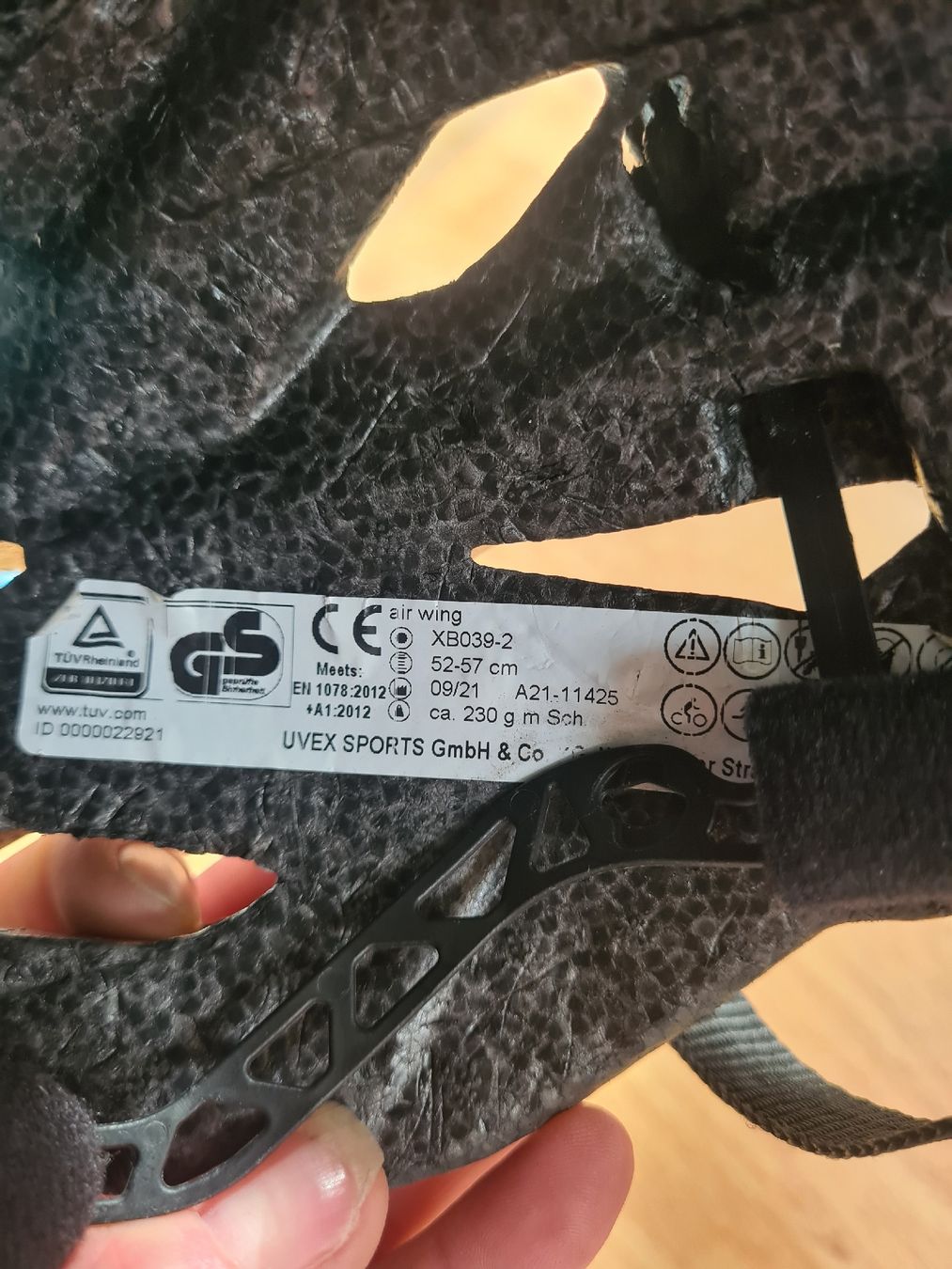 Uvex Caschi: Uvex Fahrradhelm – Usato da Villmergen venduto da Conny_86 3