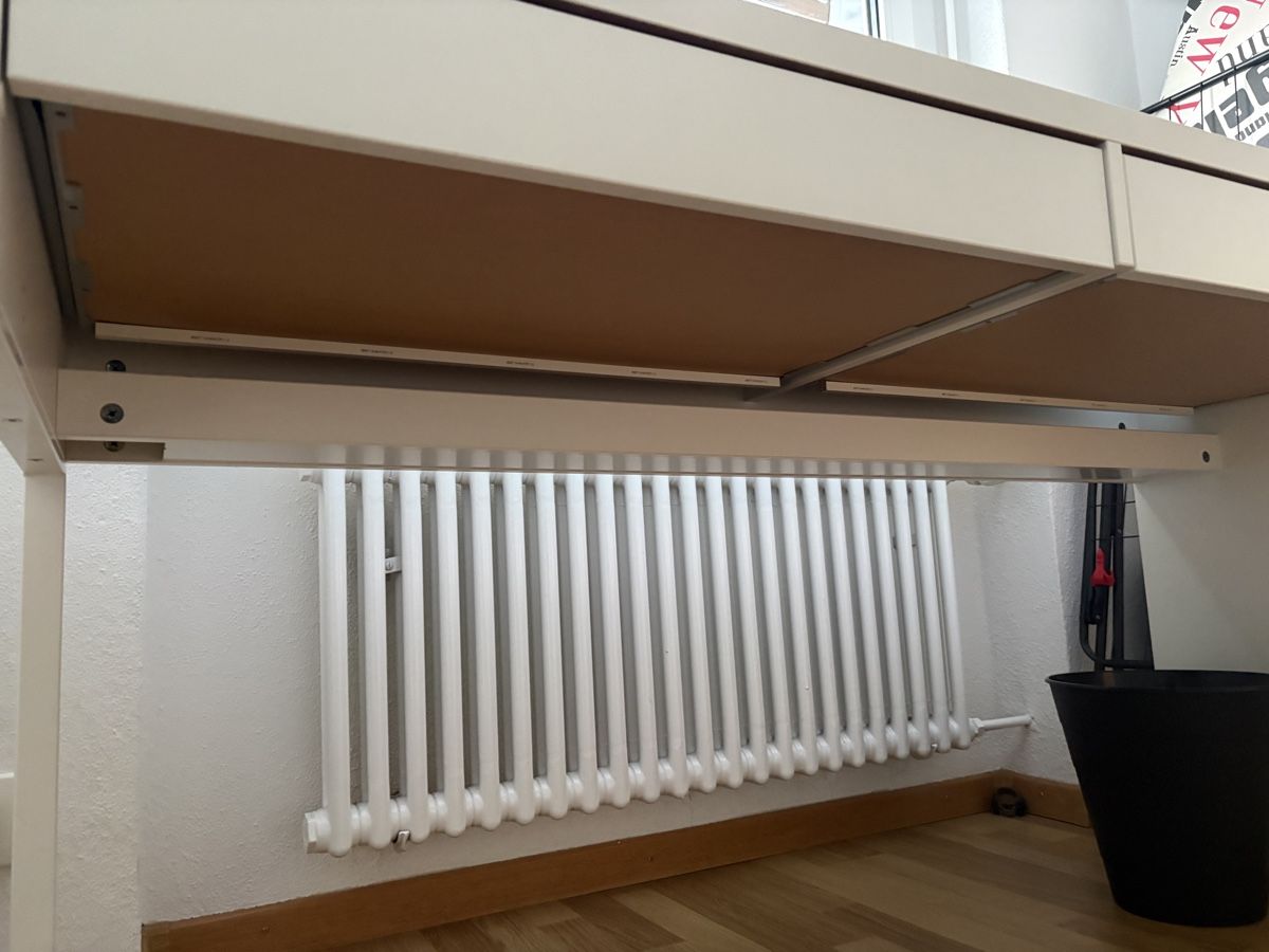 Ikea Bureaux: Schreibtisch weiss Ikea – D'occasion à Zofingen par sel_55fl 2