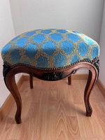 hochwertiger Sitzhocker im französischen Louis-XV