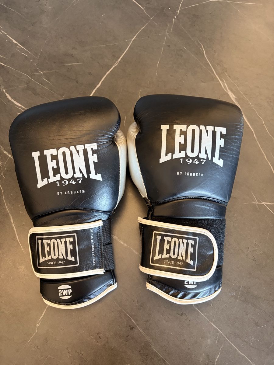 Guanti & manicotti: Boxhandschuhe Leone 16 oz guter Zustand – Usato da Luzern venduto da ram_cl2d