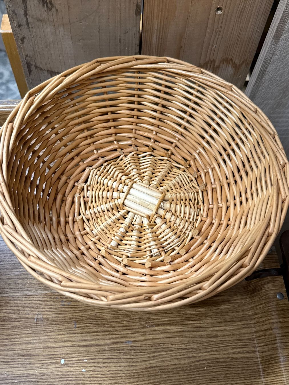 Altro per la casa: Bast-/Rattan-Korb, 24 x H 8 cm – Nuovo (secondo la descrizione) da Amriswil venduto da used2use 1
