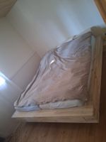 Hochwertiges Bett im asiatischen Stil zu verkaufen