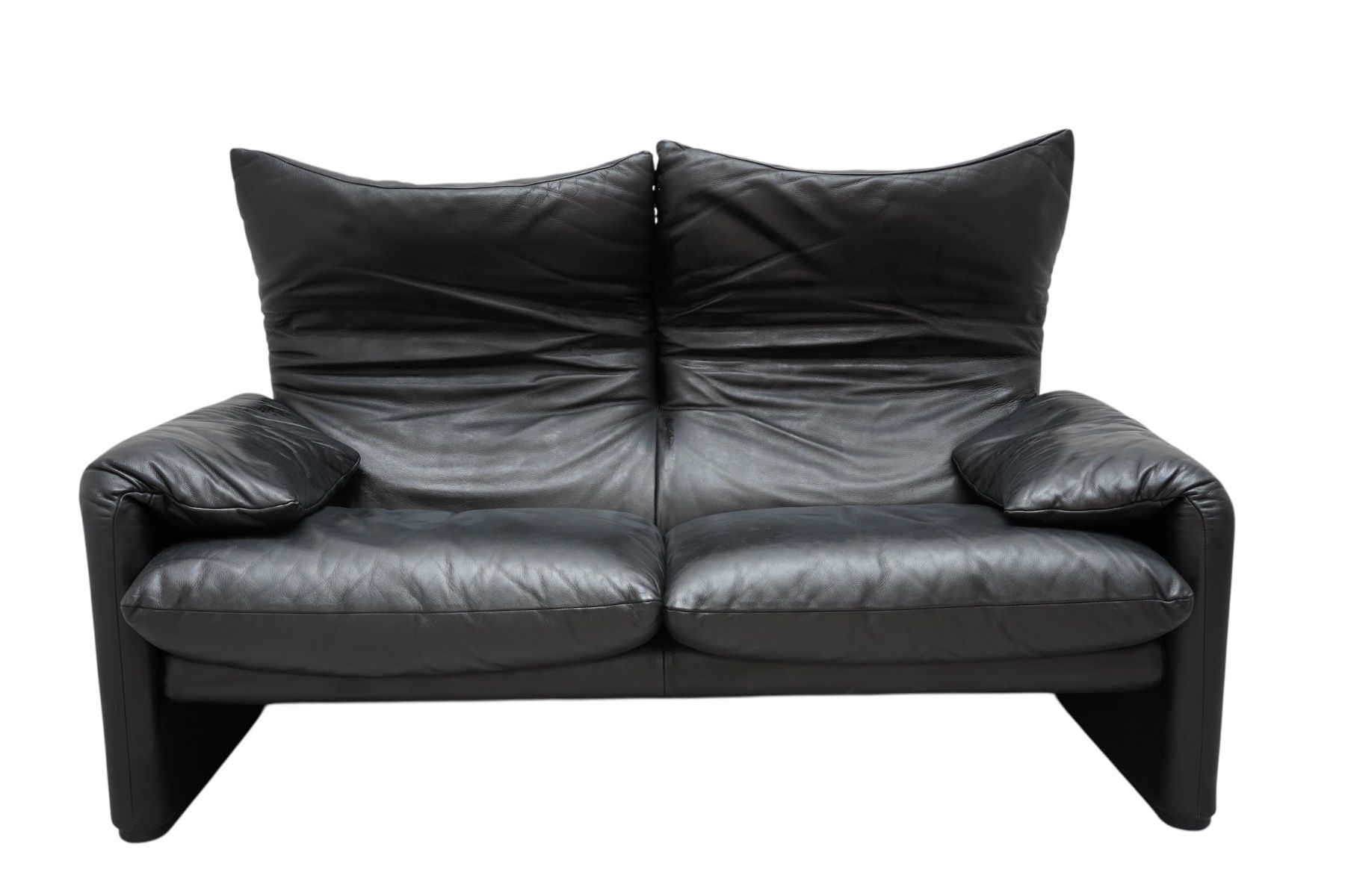 Cassina Divani: (2) Canapés Maralunga , cuir noir pour Cassina – Usato da Bulle venduto da ABELiAM 6