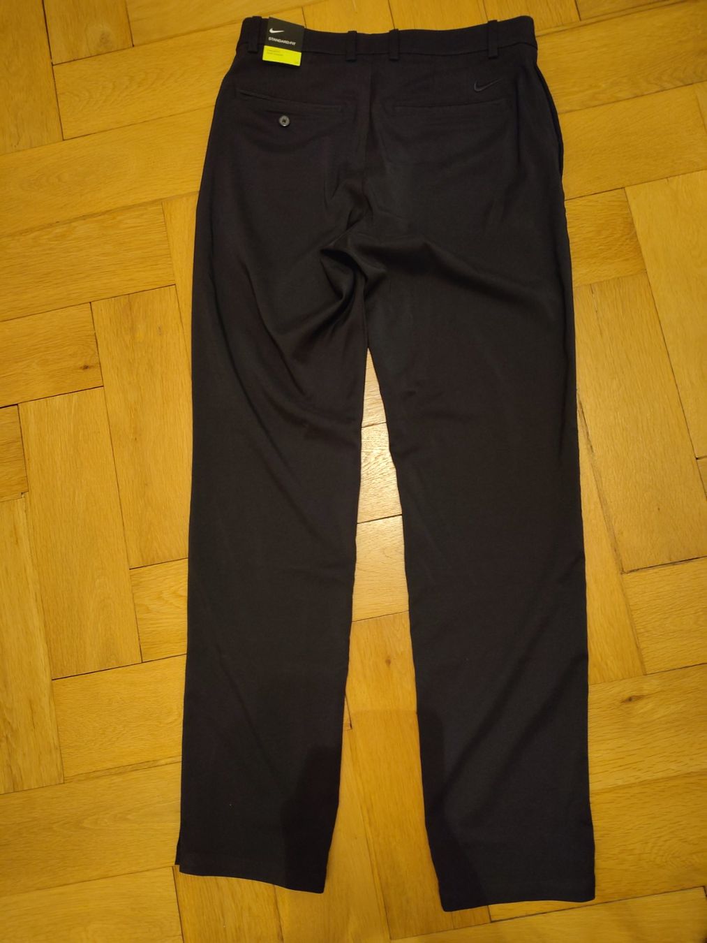 Nike Pantaloni: Sporthose – Nuovo (secondo la descrizione) da Bern venduto da Linii 1