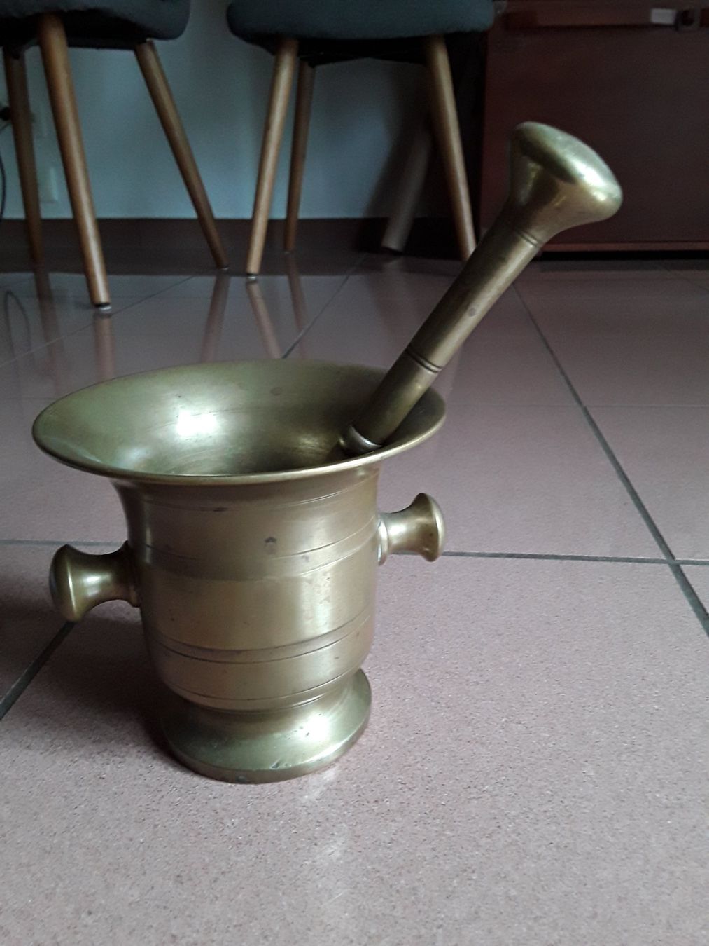 Autres pour cuisiner & mitonner: Antiker Mörser mit Stössel – D'occasion à Kappel SO par kaktus4616