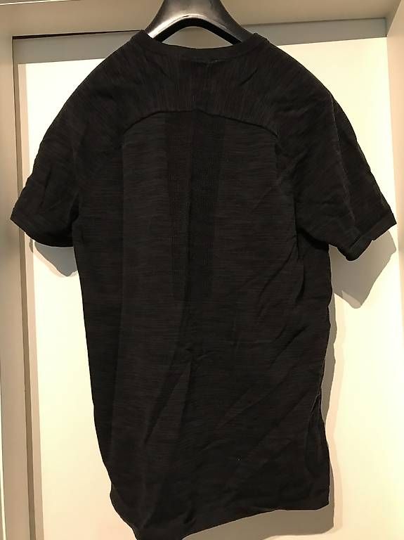 Nike T-Shirts: T-shirt NIKE Noir M – Gebraucht aus Muri b. Bern von YSA 1