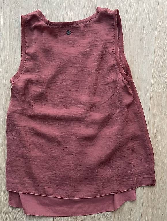 Tops: Shirt ärmellos Gr. 34 / XS – Gebraucht aus Zürich von nop4 3