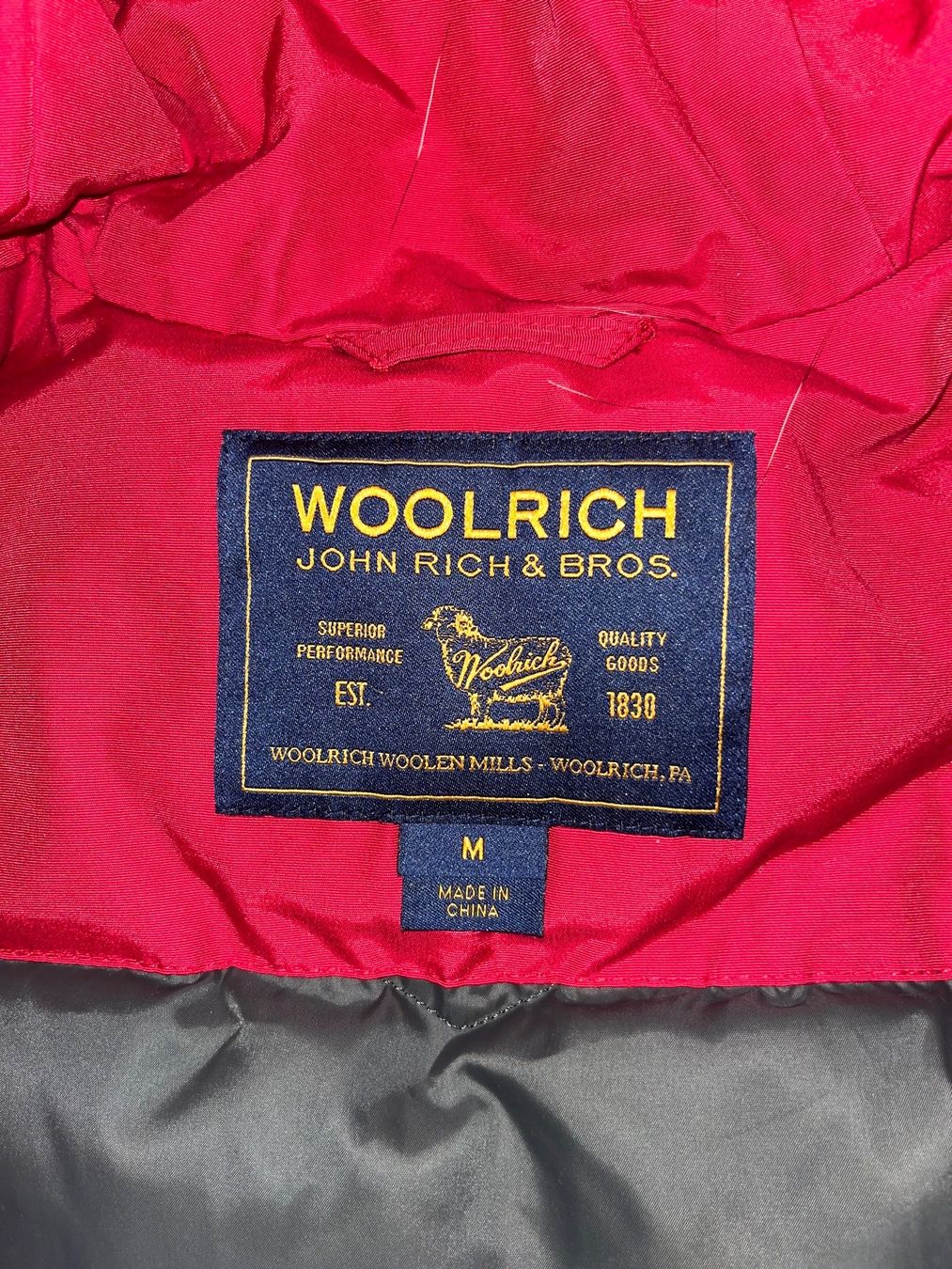 Woolrich Jacken: Originale Woolrich Parka in Rot TOP PREIS – Gebraucht aus Visperterminen von lgresell 4