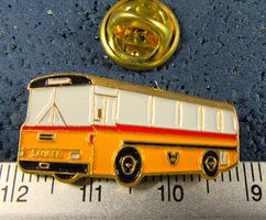 SAURER POSTAUTO PIN GEPRÄGT GOLDIG