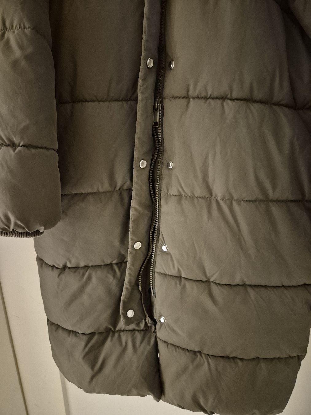 H&M Cappotti: Pufferjacke Damen – Usato da St. Gallen venduto da Franziska1988 5