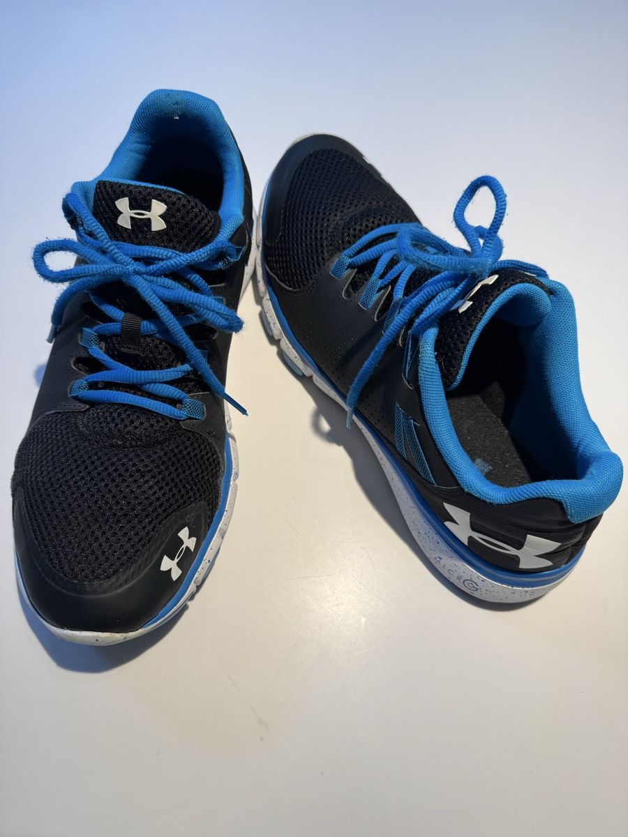 Under Armour Scarpe da uomo: Chaussures de training indoor – Usato da Chêne-Bougeries venduto da OB_Geneva 1