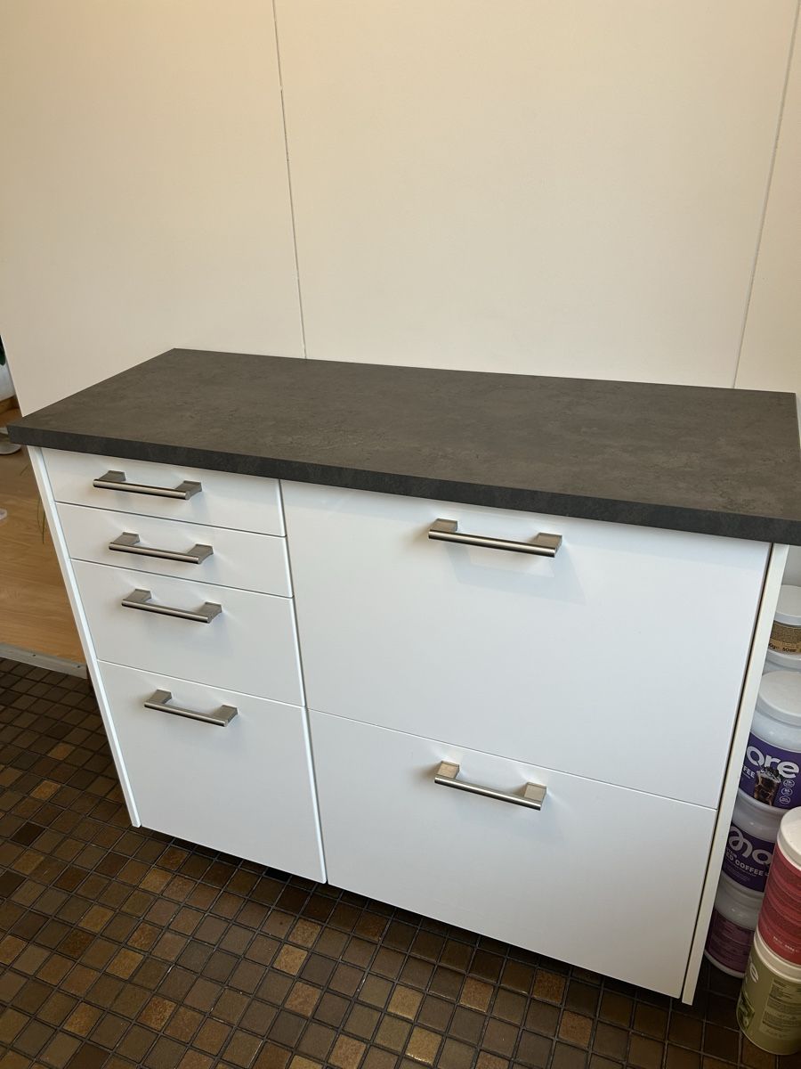 Cassettiere: Kommode Multifunktional L 105 / B 41 / H 83cm – Usato da Biel/Bienne venduto da SandraDG