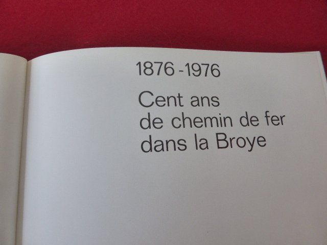Libri: Cent ans de chemin de fer dans la Broye – Usato da Hitzkirch venduto da kleinerbaer01 1