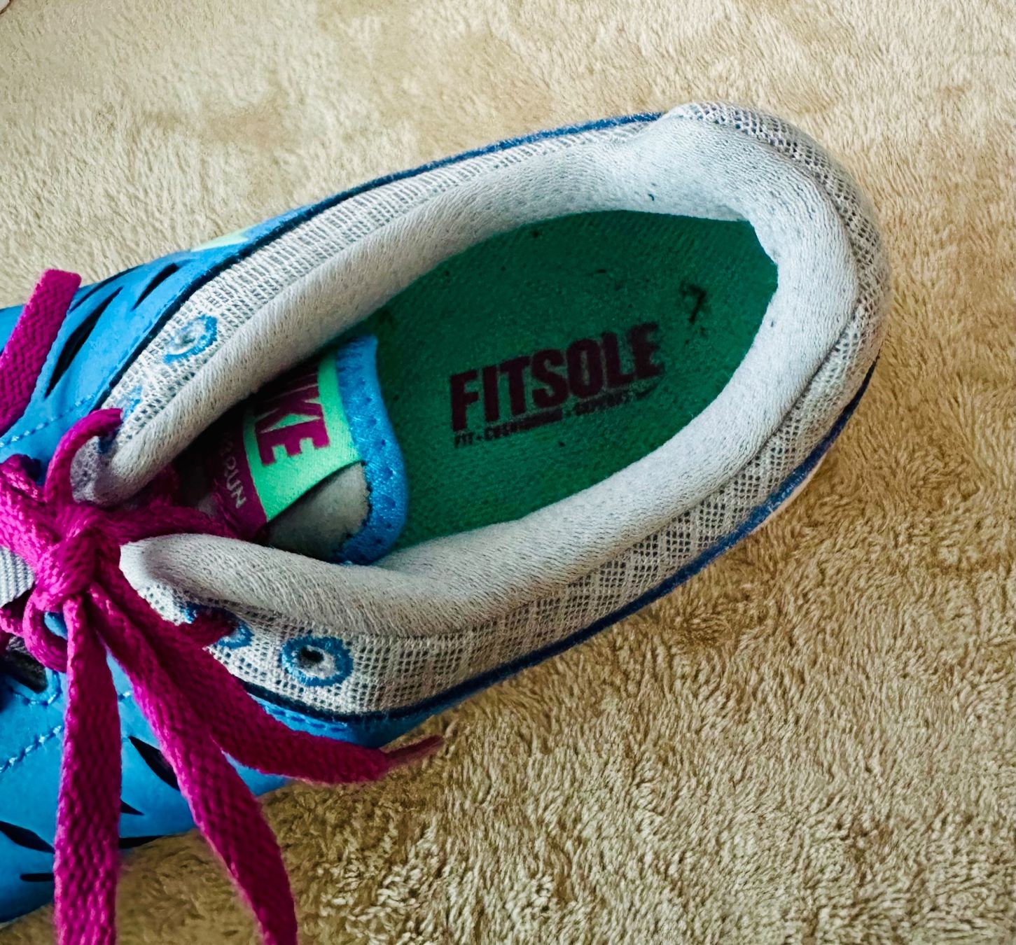 Nike Damenschuhe: Sneakers von Nike, Grösse 41 – Gebraucht aus Wallbach von paxnic 4