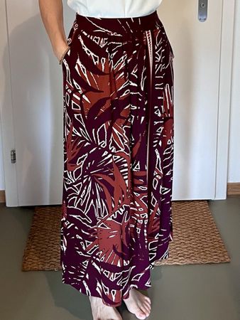 Schöner Maxirock / Jupe wie neu Gr. 36