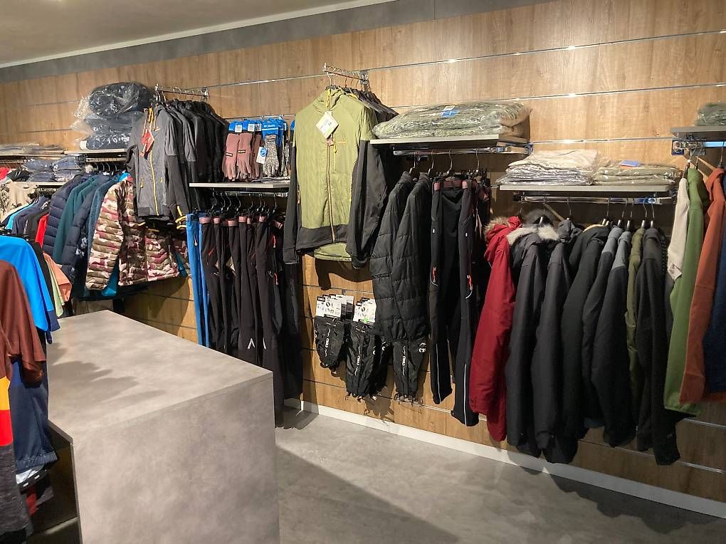 Kleiderpakete: Liquidazione diverso abbigliamento – Gebraucht aus Cadro von popovich