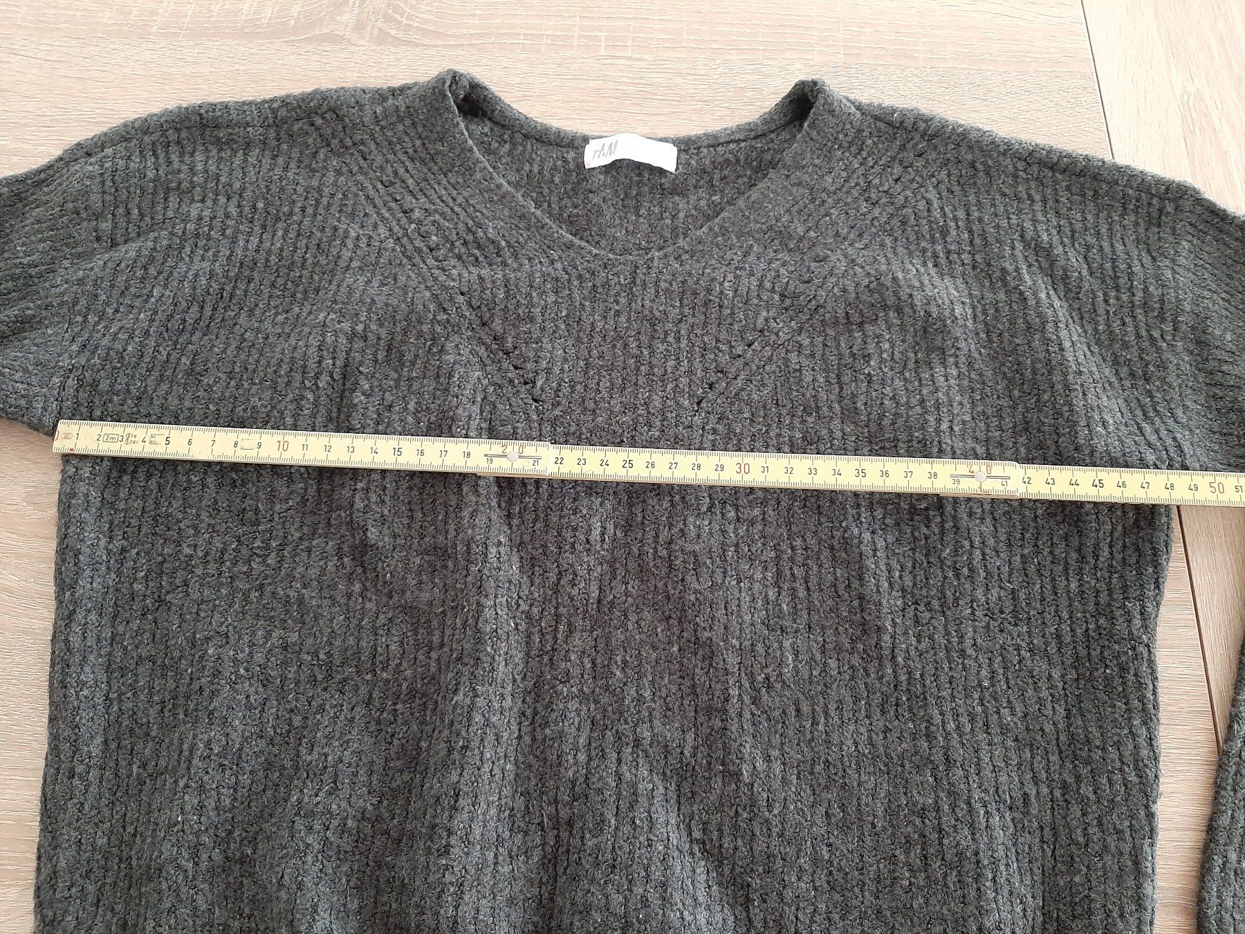H&M Pulls et sweat-shirts: Pullover grau Gr. 146/152 – D'occasion à Menziken par Rien1 3