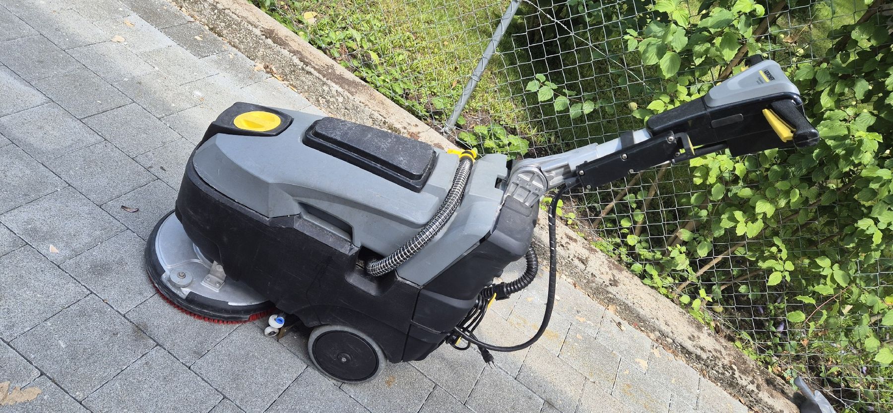 Kärcher Tutte le macchine: Kärcher BD 40/12C – Usato da Grenchen venduto da Hzpro