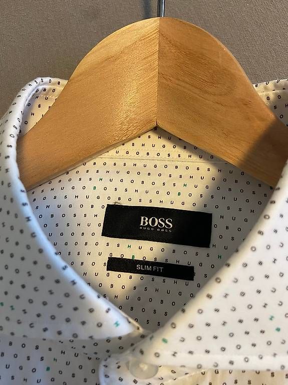 Hugo Boss Camicie: Hugo Boss Herren Hemd – Usato da Ehrendingen venduto da chippy1996