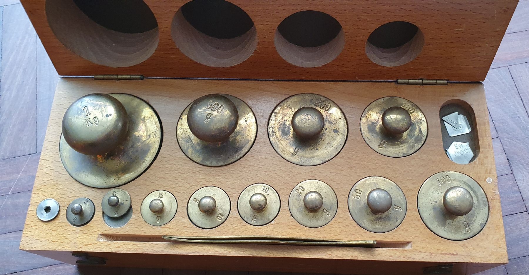 Laborzubehör: Messing Gewichtssatz Waage Apotheker Vintage – Gebraucht aus Kreuzlingen von Rschweiz1 1
