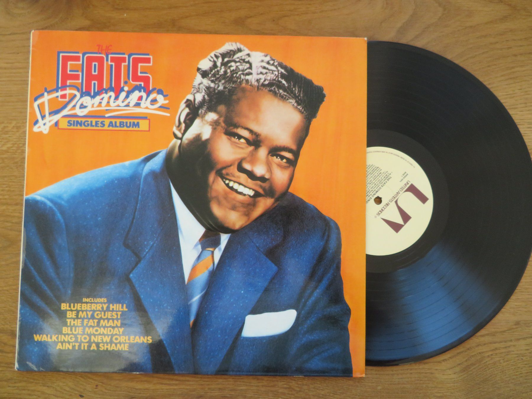 Schallplatten: FATS DOMINO SINGLES ALBUM – Neu (gemäss Beschreibung) aus Zürich von