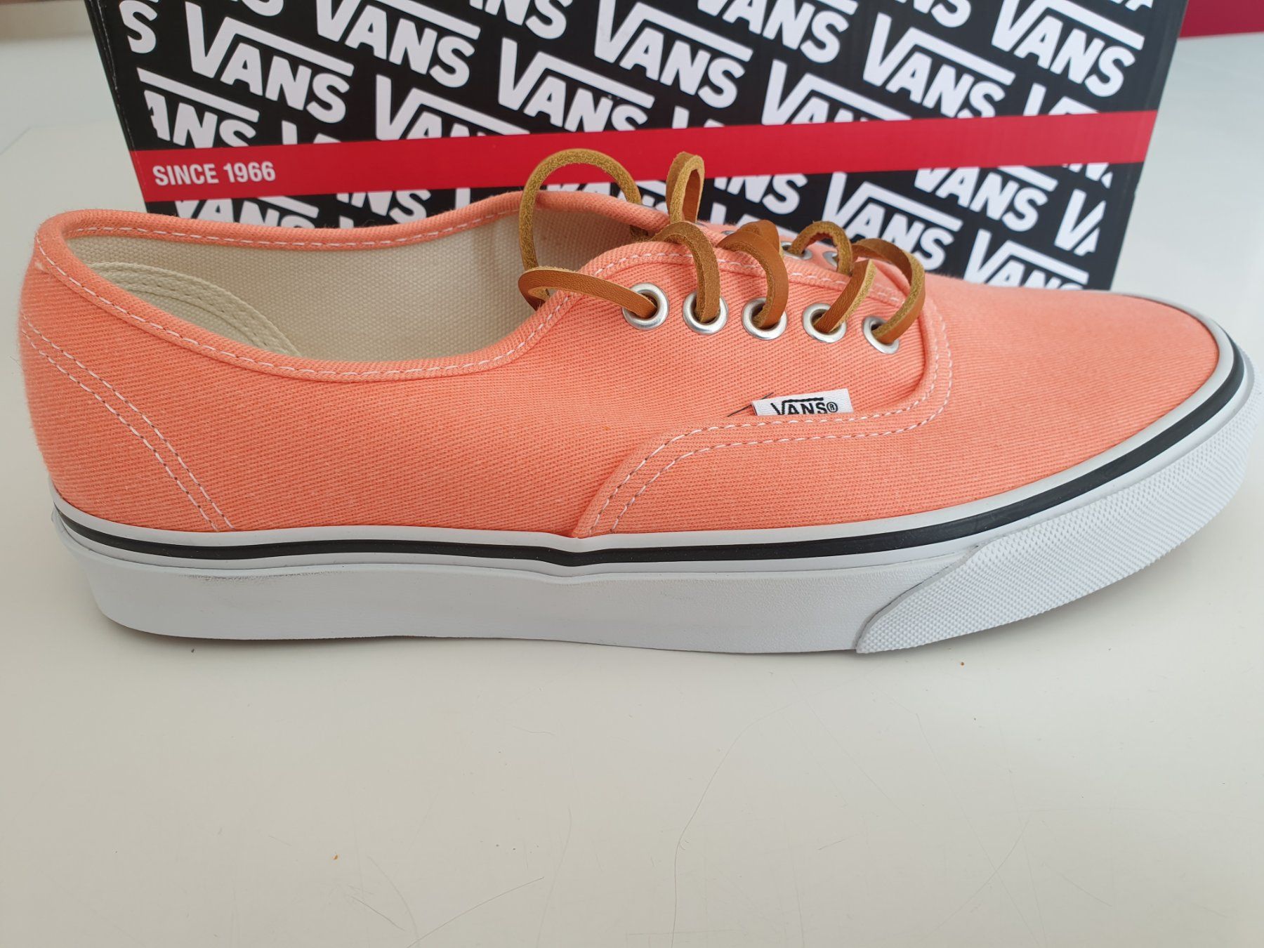 Vans Scarpe da uomo: VANS Authentic Fresh Salmon Gr. 41 – Nuovo e nell'imballaggio originale da Herisau venduto da dku_85hh