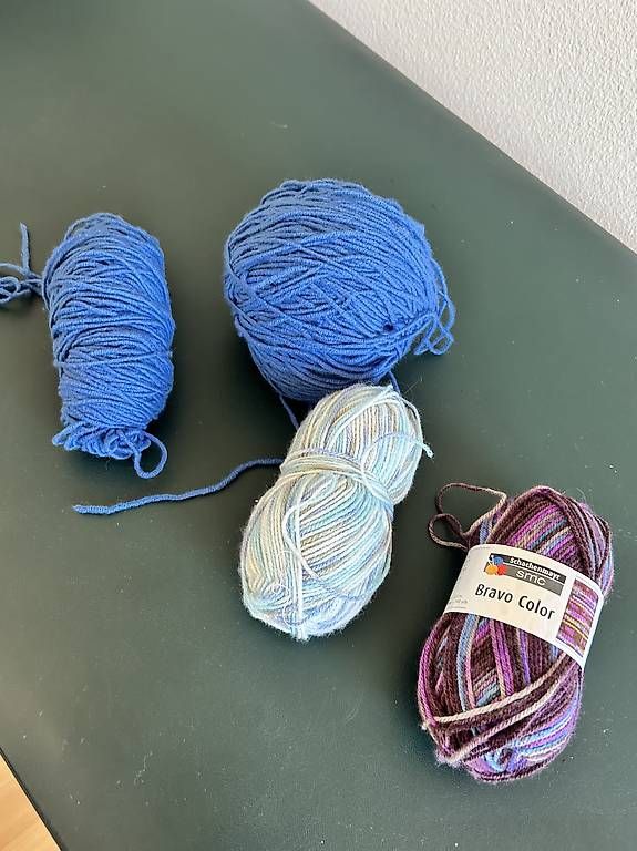 Wolle: Wolle zum Stricken zu verschenken – Gebraucht aus Zürich von rosyyy