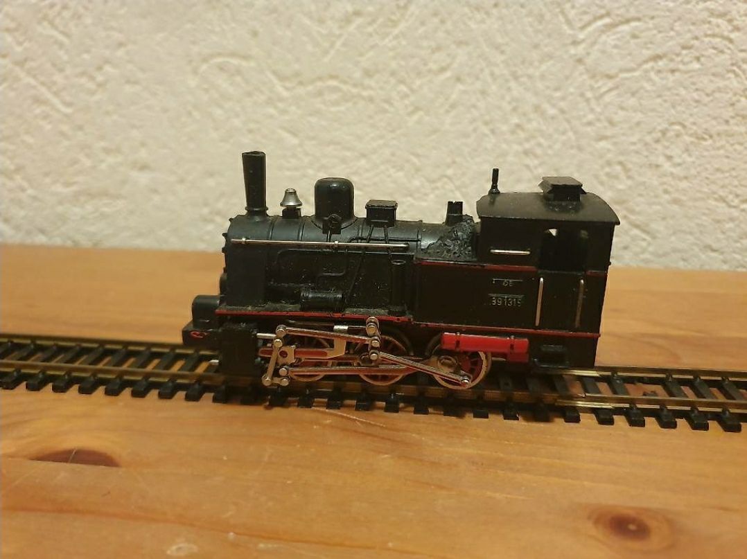Fleischmann Modelleisenbahnen: Fleischmann Dampflok H0 T3 BR89 1315 – Defekt aus Herznach von Dosendealer
