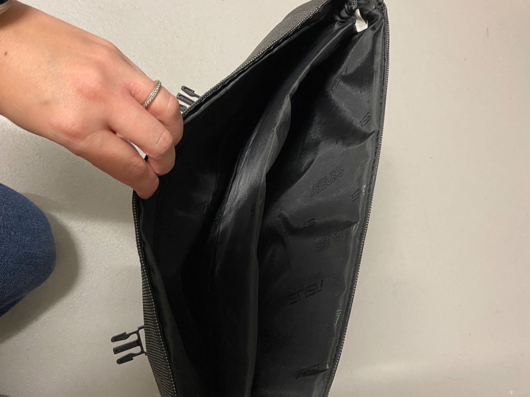 Asus Borse: Asus Laptoptasche – Usato da Winterberg venduto da cel_8vpx 2