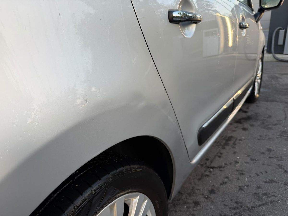 Citroën Automobili: Citroen c3 Picasso  – Usato da Lausanne venduto da regulaandjames 3
