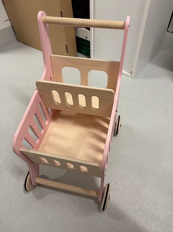 Giocattoli: Mini Einkaufswagen rosa Holz – Usato da Kriens venduto da tan_56gs 1