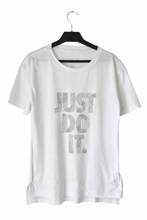 T-shirt Nike blanc, taille S, logo "Just do it."