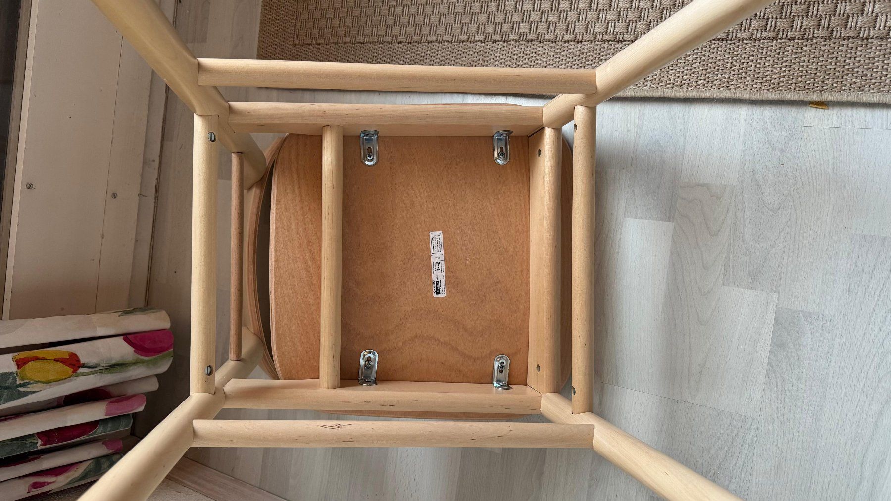Stuhl RÖNNINGE IKEA neuwertiger Zustand (4 Stück VERFÜGBAR) (Neu ...