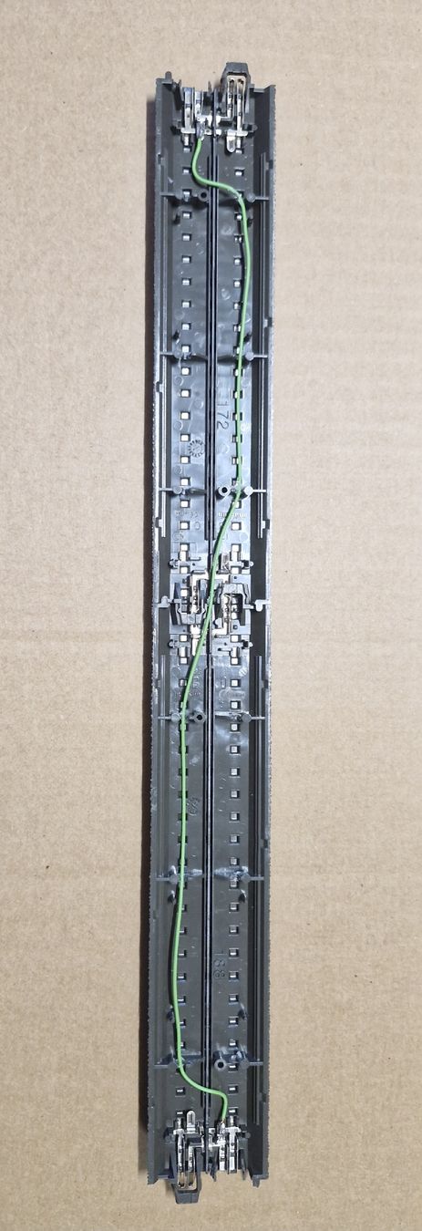 Märklin Modellini di ferrovie: Märklin C-Gleis gerade 24360 – Usato da Bassersdorf venduto da brunneremil 1