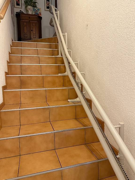 Attrezzature mediche: Montascale Stannah mod. 260 – Usato da Gordola venduto da heli-teck 7