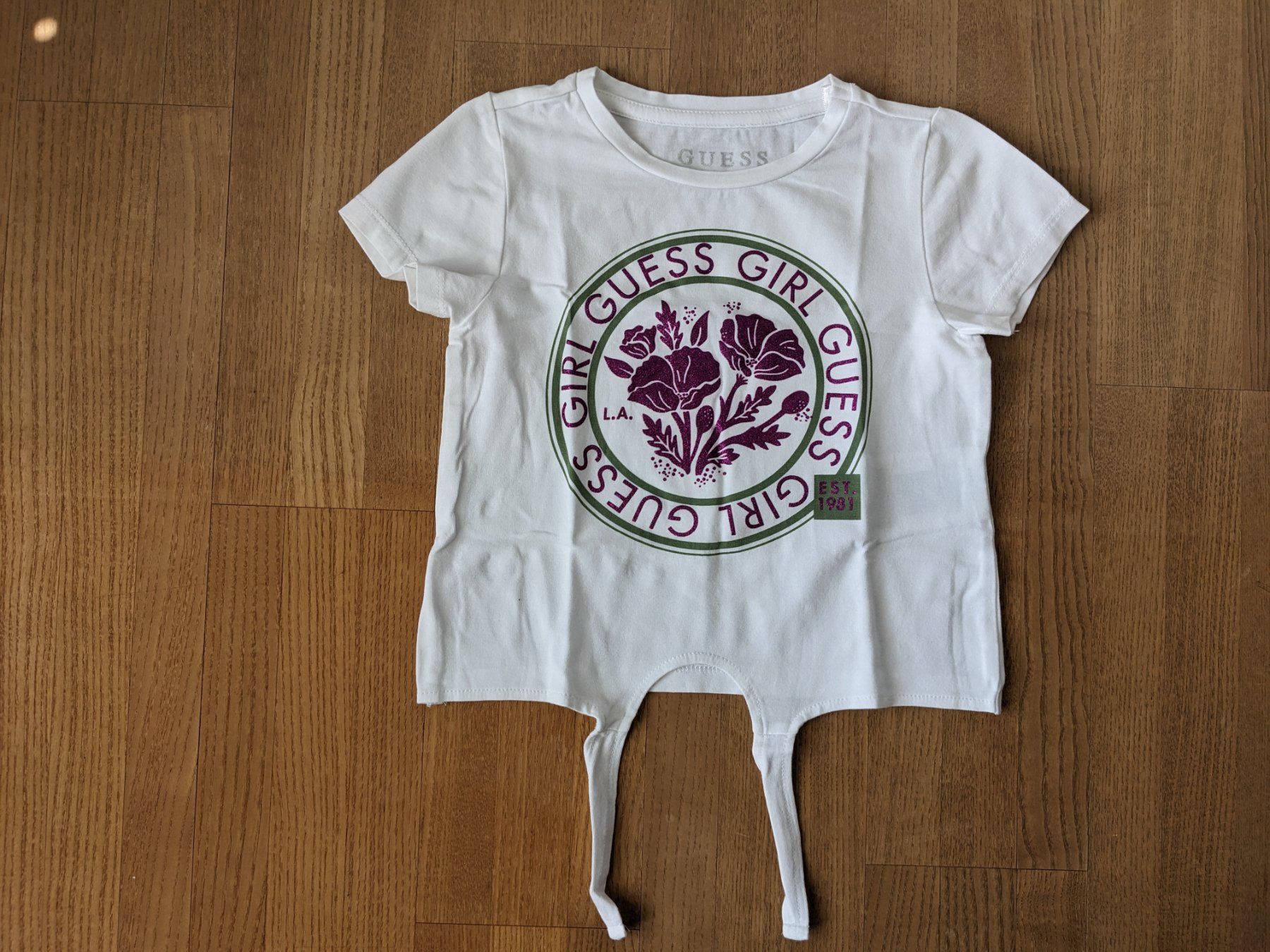 Guess Blusen, T-Shirts & Tops: Guess T-Shirt der Grösse 4 – Gebraucht aus Wald ZH von andy_ch01