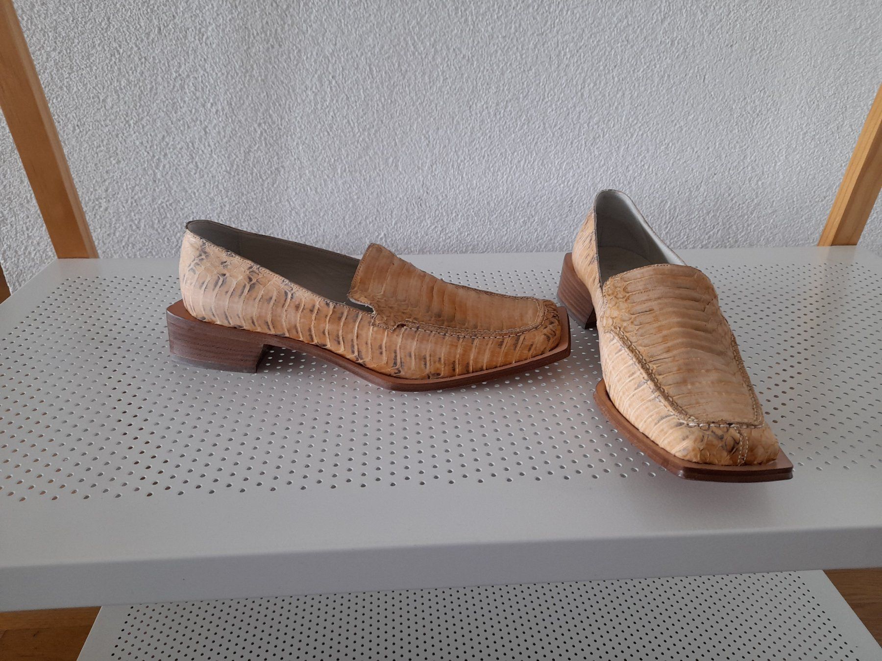 Navyboot Scarpe da donna: Mocassins beiges Navyboot – Usato da Mont-sur-Lausanne venduto da Pioutch