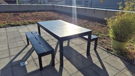 Gartentisch mit 2 Bänken aus Holz