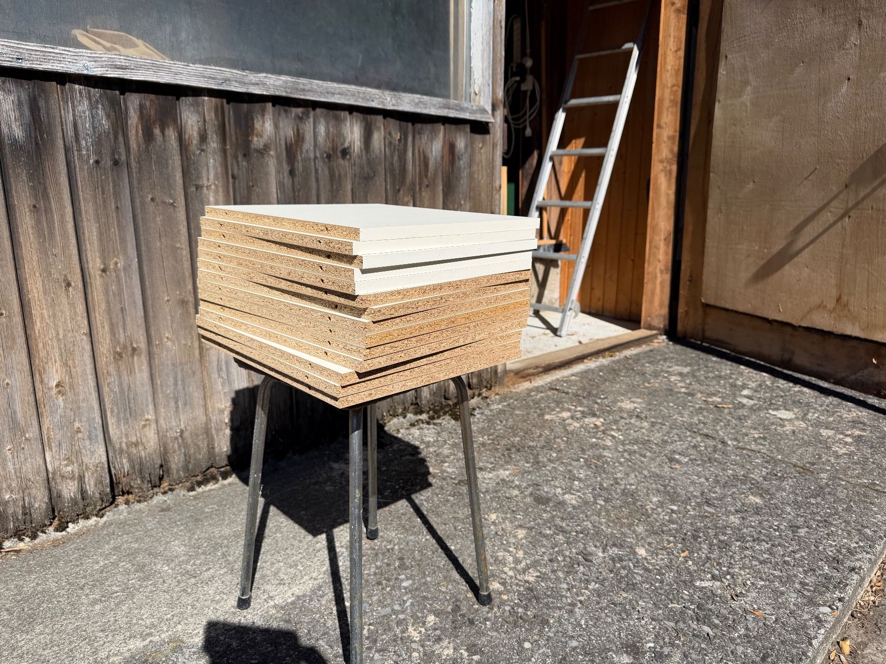 Articoli in legno: Holzplatte beschichtet – Usato da Faulensee venduto da wp5013 1