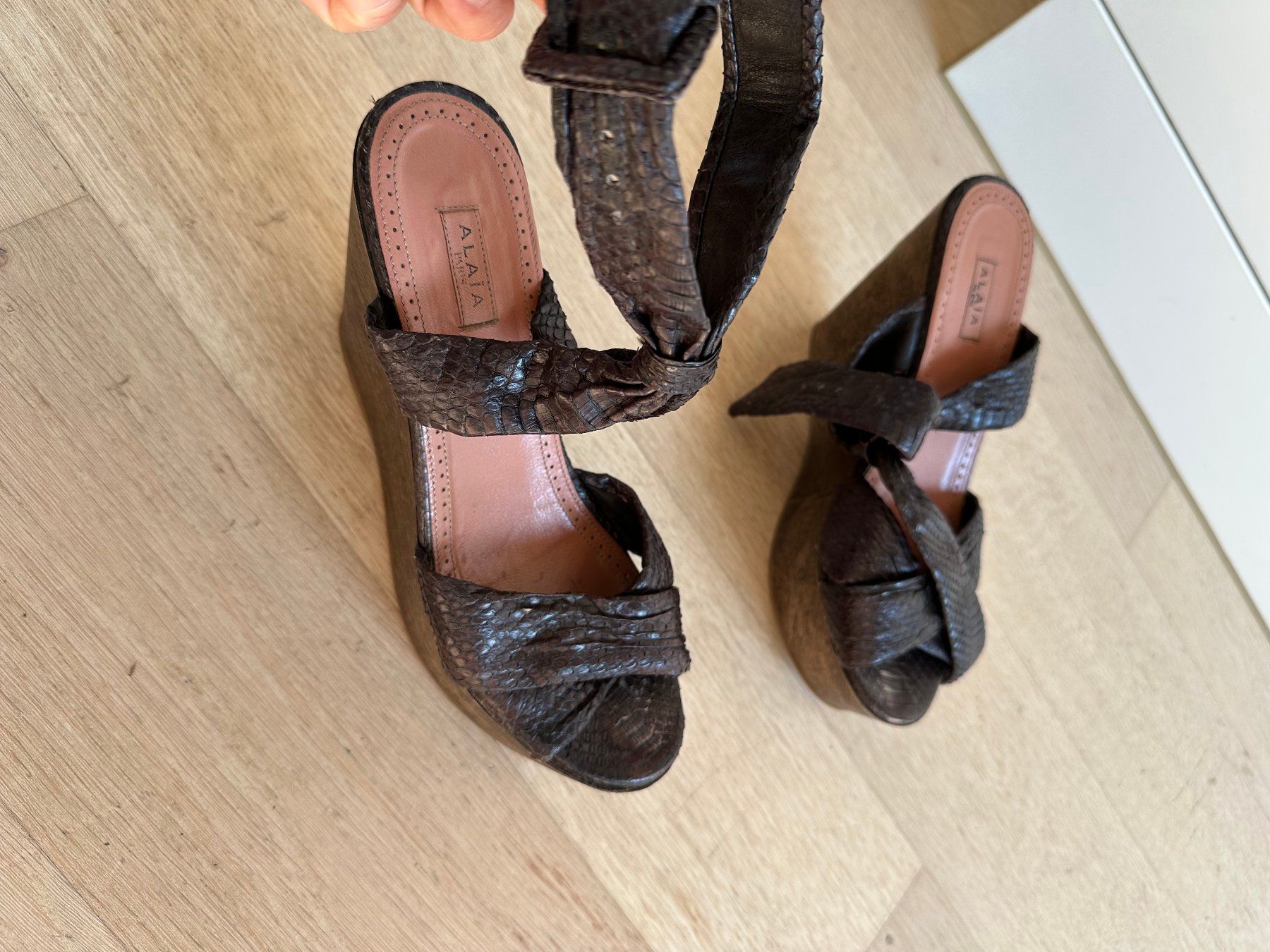 Alaia Damenschuhe: Alaia Python Sandalen – Gebraucht aus Steinmaur von regenbogen052 5