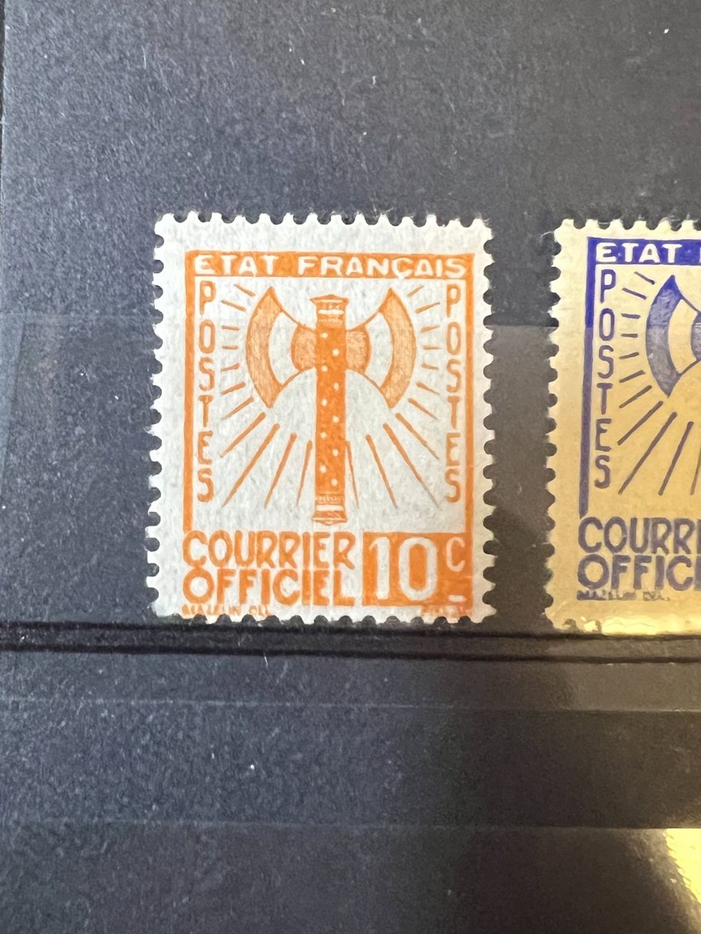 Tous les timbres: 6 Francisques Timbres de Service 1943 – D'occasion à Lausanne par ffhoud 1