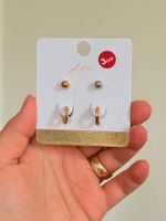 Lot de 3 de boucles d'oreilles Lovisa color doré/argenté...