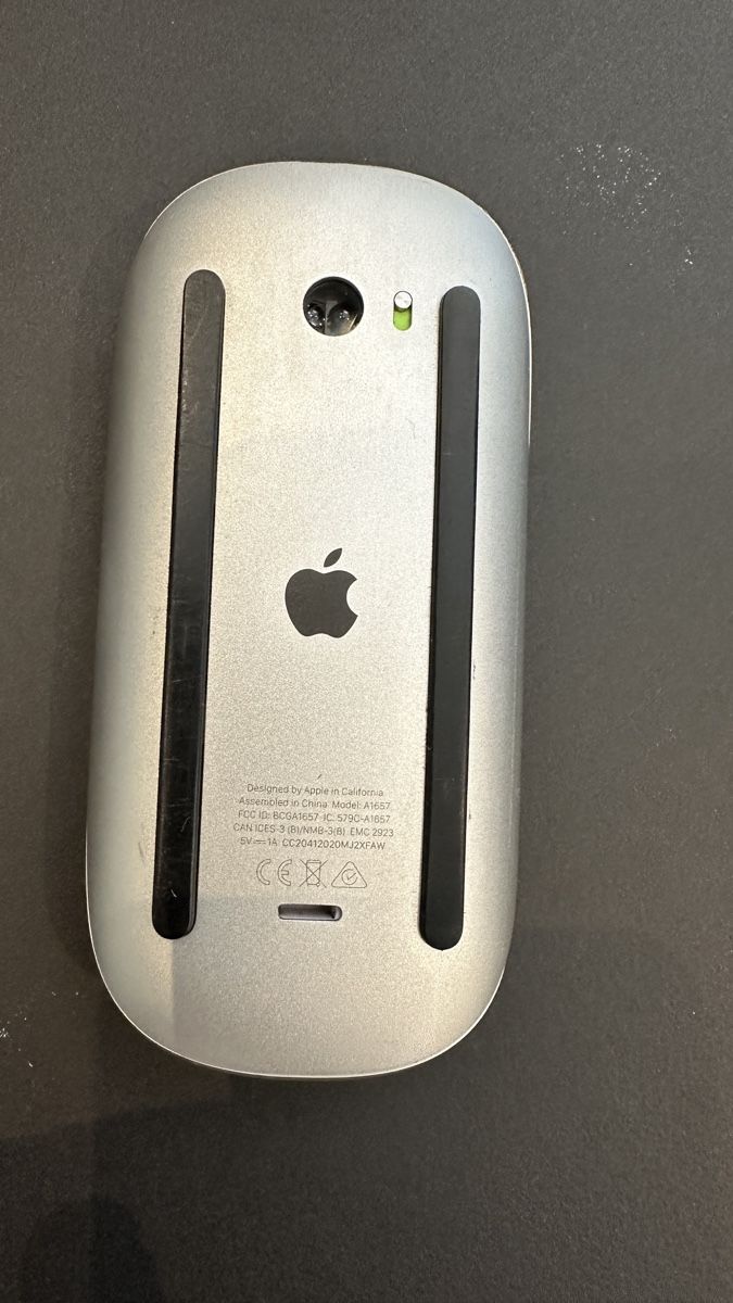 Apple Maus: Apple Magic Mouse mit Akku – Defekt aus Uster von Neonschwarz 1